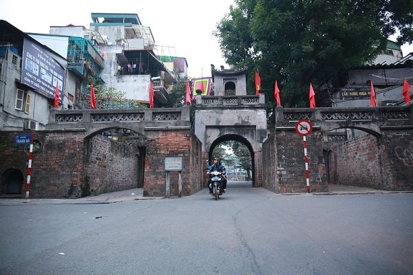 lung-linh-ve-dep-binh-yen-cua-mua-xuan-ha-noi