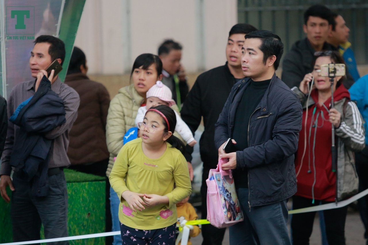 phong-vien-nguoi-dan-quay-kin-khach-san-metropole-cho-gap-ong-trump-kim