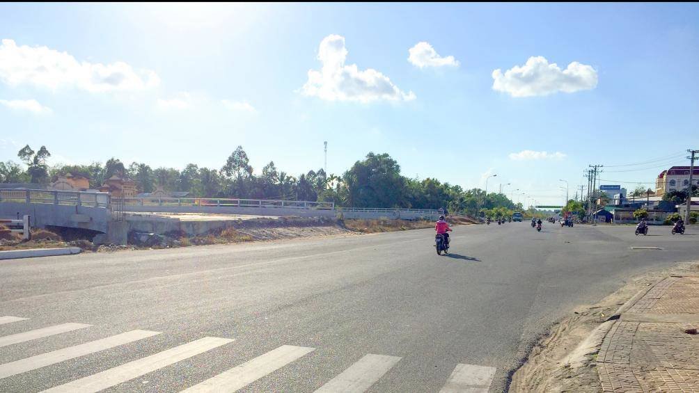 tin-giao-thong-moi-nhat-ngay-282-hom-nay-ha-noi-cam-toan-bo-phuong-tien-tren-10-tuyen-pho-phuc-vu-thuong-dinh-my-trieu