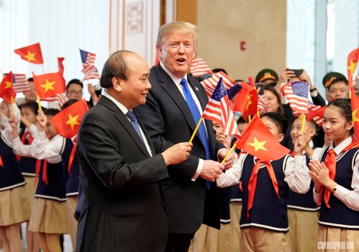 tong-thong-my-vay-co-viet-nam-an-trua-va-toa-dam-voi-thu-tuong-nguyen-xuan-phuc