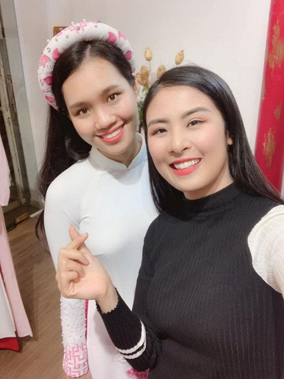 them-hot-girl-noi-tieng-vi-duoc-chon-tang-hoa-tien-tong-thong-donald-trump-ve-my
