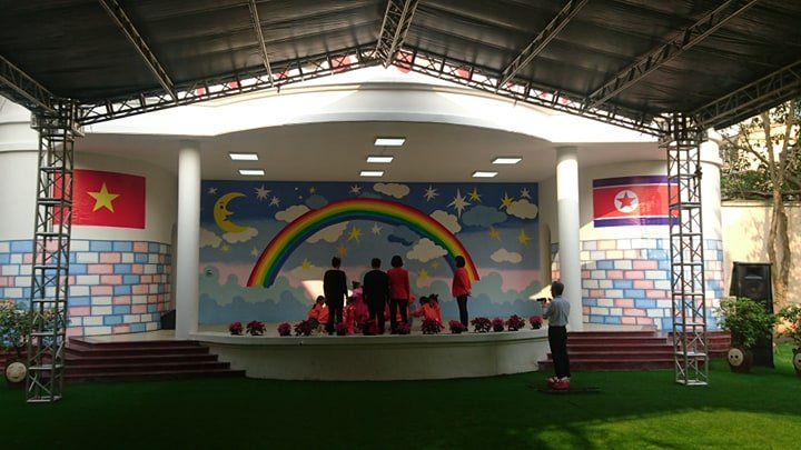 truong-viet-trieu-hoi-hop-mong-cho-chu-tich-kim-jong-un-ghe-tham