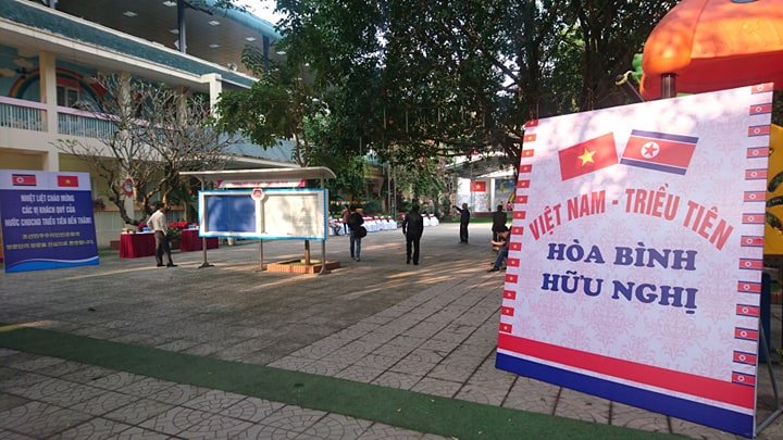 truong-viet-trieu-hoi-hop-mong-cho-chu-tich-kim-jong-un-ghe-tham