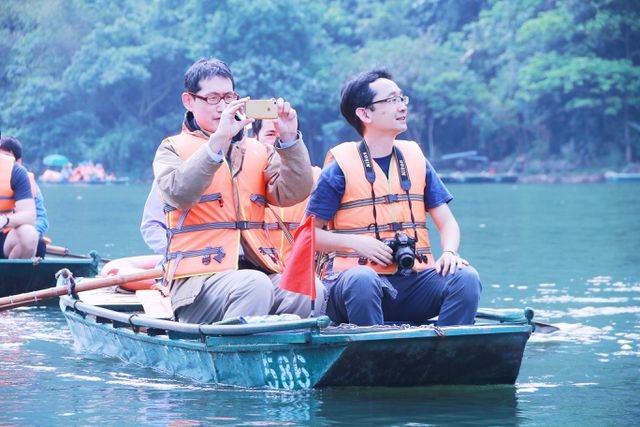 doan-phong-vien-quoc-te-tram-tro-truoc-ve-dep-cua-di-san-kep-trang-an
