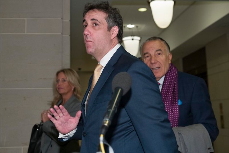 michael-cohen-la-ai-ma-khien-tong-thong-trump-khon-kho-va-nuoc-my-chao-dao
