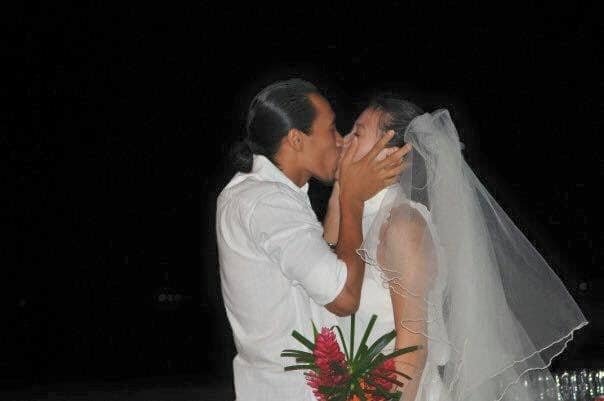 vo-chong-pham-anh-khoa-ky-niem-11-nam-ngay-cuoi-sau-song-gio-scandal-ga-tinh-chan-dong-showbiz