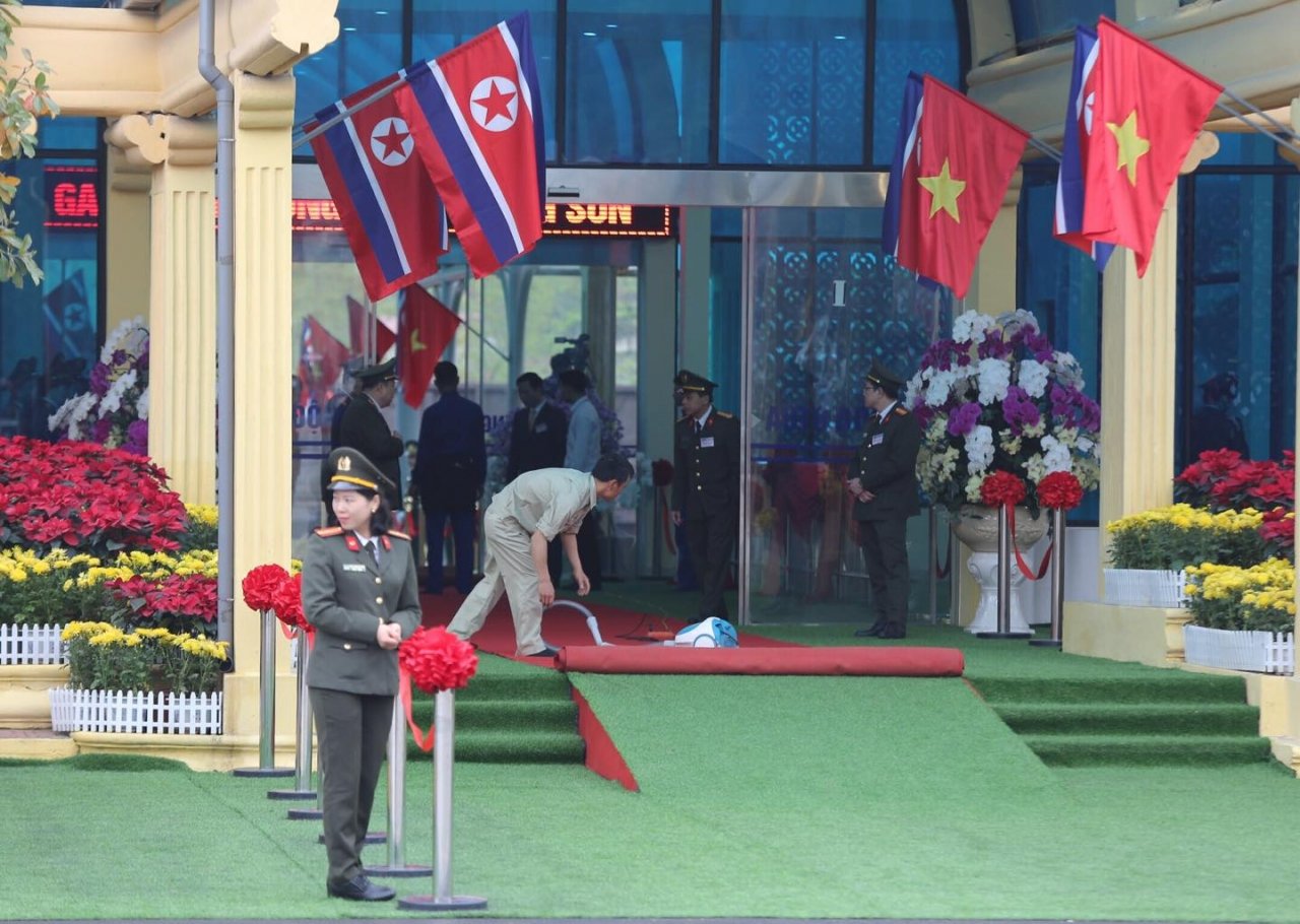 doan-tau-boc-thep-cua-chu-tich-trieu-tien-kim-jong-un-da-den-ga-dong-dang
