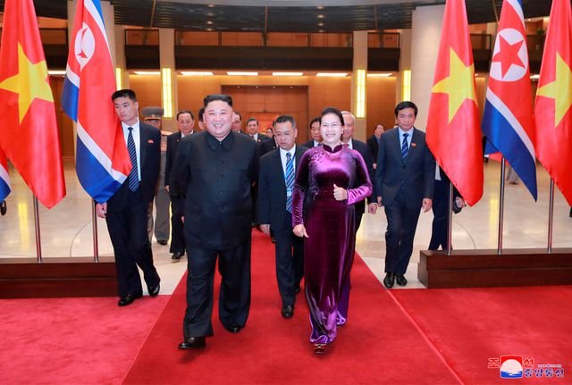 Truyền thông Triều Tiên đăng bộ ảnh ấn tượng về chuyến thăm Việt Nam của ông Kim Jong-un
