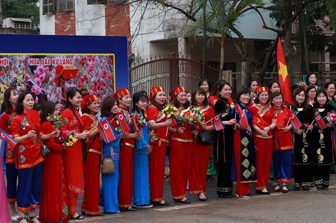 truc-tiep-doan-tau-boc-thep-cua-chu-tich-trieu-tien-kim-jong-un-da-den-ga-dong-dang