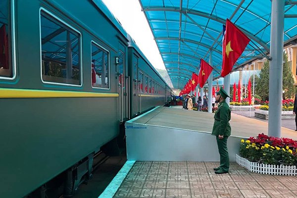 dieu-bat-ngo-ve-tau-boc-thep-cua-ong-kim-jong-un-tu-trung-quoc-sang-dong-dang