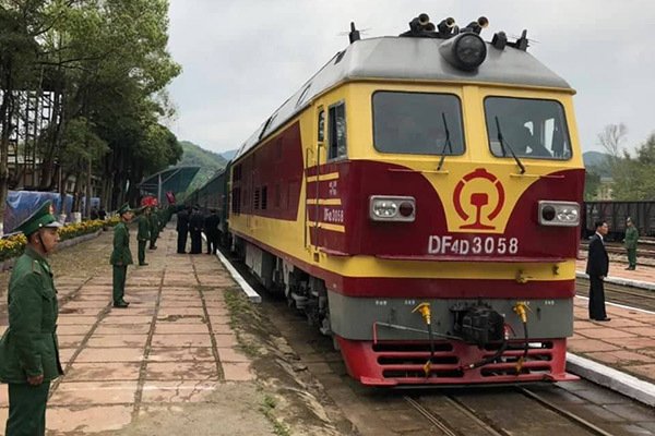 dieu-bat-ngo-ve-tau-boc-thep-cua-ong-kim-jong-un-tu-trung-quoc-sang-dong-dang