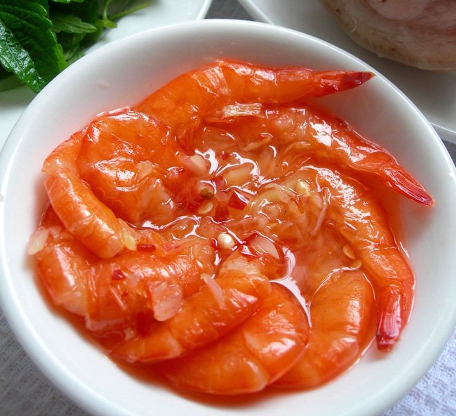 khong-chi-hue-vung-nui-phia-bac-con-co-noi-cung-co-dac-san-tom-chua-ngon-ma-khong-phai-ai-cung-biet