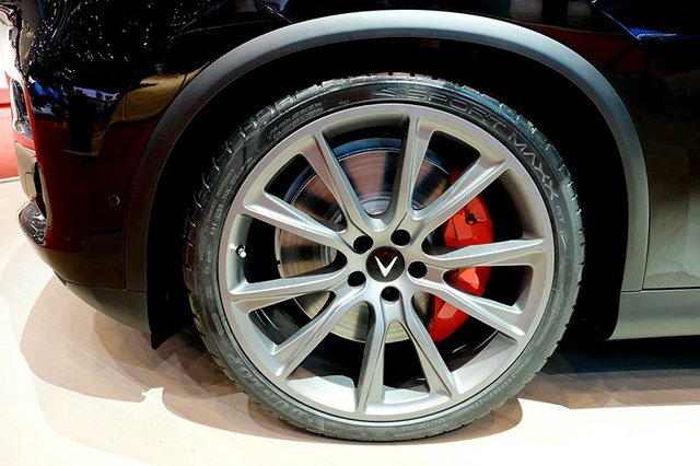 VinFast trình làng mẫu SUV Lux phiên bản đặc biệt tại Geneva Motor Show