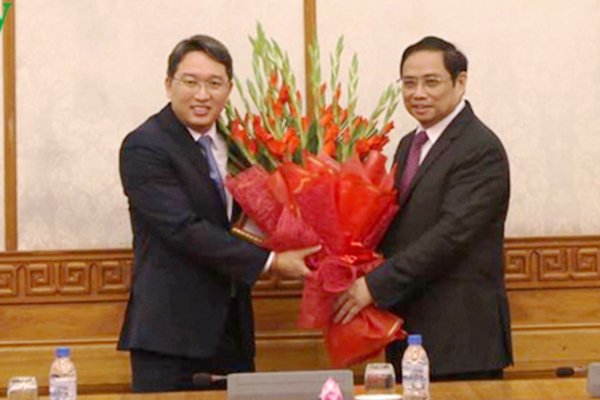 bo-chinh-tri-ban-bi-thu-dieu-dong-bo-nhiem-nhan-su-tu-tinh-ve-trung-uong