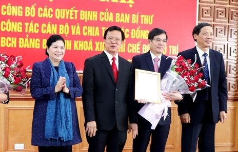 bo-chinh-tri-ban-bi-thu-dieu-dong-bo-nhiem-nhan-su-tu-tinh-ve-trung-uong