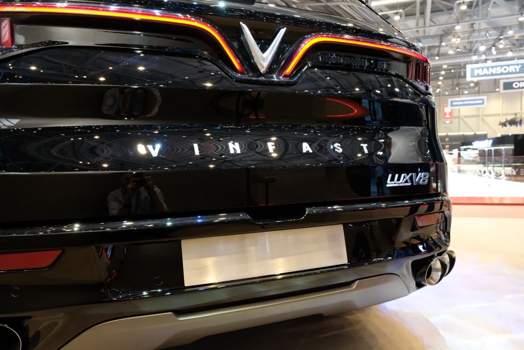 can-canh-vinfast-lux-v8-tai-geneva-motor-show-2019