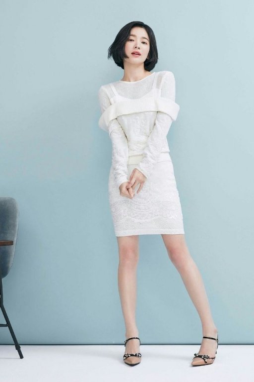 song-hye-kyo-khoe-minh-hac-xuong-mai-trong-bo-anh-moi-nhung-fan-van-don-doan-chuyen-ly-hon-vi-phat-hien-diem-nay