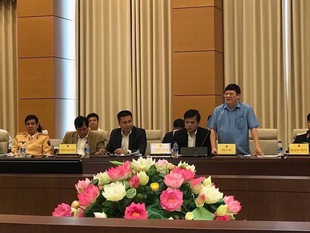 tin-tai-nan-giao-thong-moi-nhat-ngay-73-dieu-bat-ngo-ve-chiec-xe-khach-trong-vu-tai-nan-tren-cao-toc-phap-van