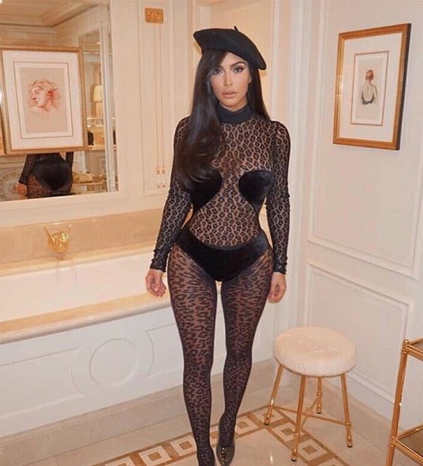 kim-kardashian-lai-gay-bao-voi-bo-do-da-bao-xuyen-thau