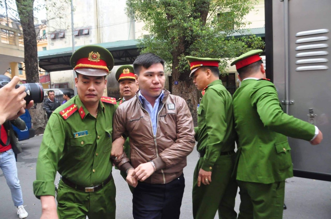 sang-nay-xet-xu-so-tham-ca-si-chau-viet-cuong