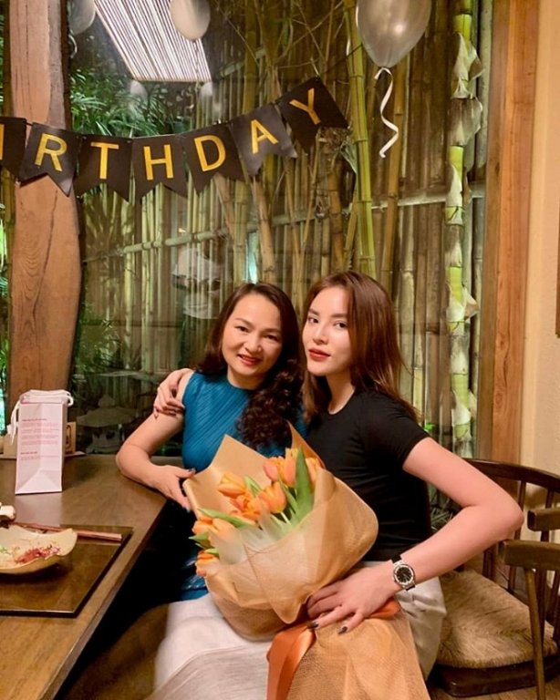 sao-viet-hom-nay-truong-quynh-anh-tinh-tu-ben-chang-trai-la