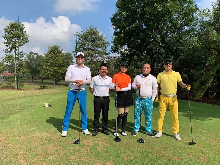 sao-viet-hom-nay-truong-quynh-anh-tinh-tu-ben-chang-trai-la