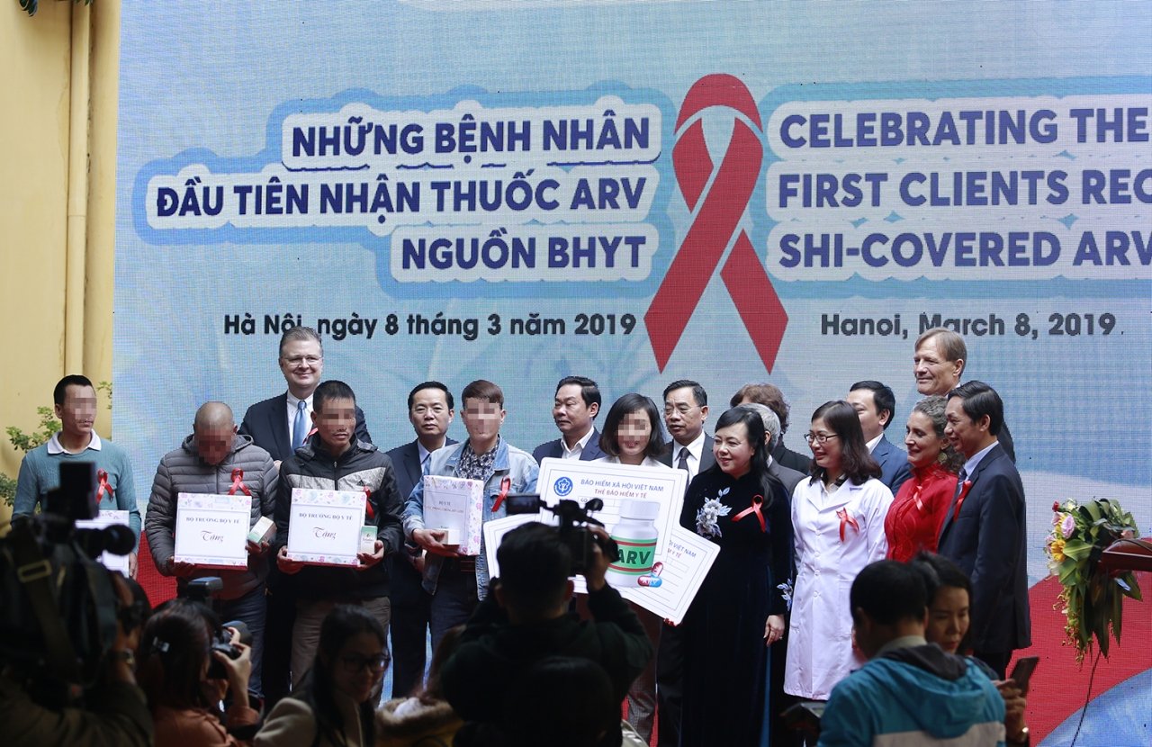 nhung-benh-nhan-nhiem-hiv-da-duoc-nhan-thuoc-arv-tu-nguon-bao-hiem-y-te