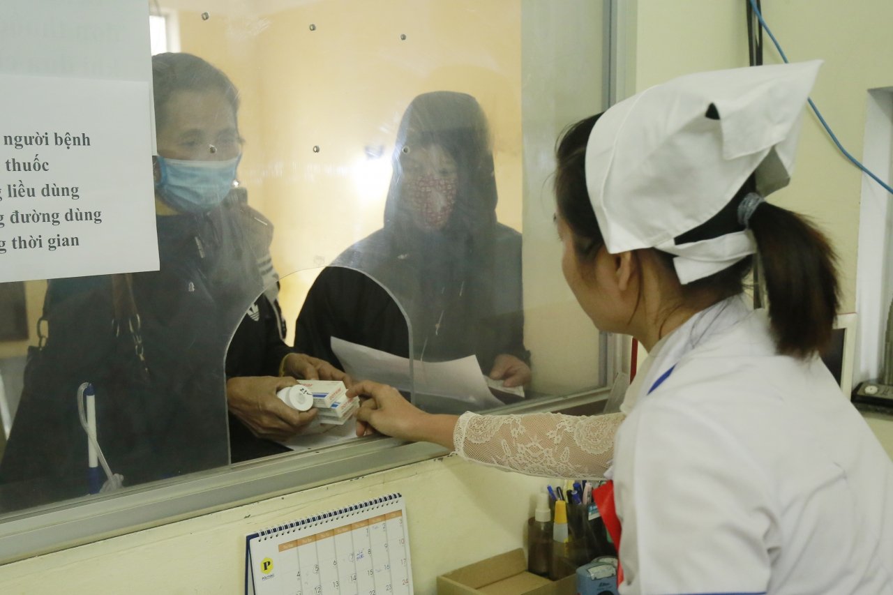 nhung-benh-nhan-nhiem-hiv-da-duoc-nhan-thuoc-arv-tu-nguon-bao-hiem-y-te