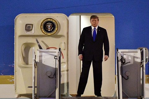 15 phút căng thẳng khi đón Air Force One của tổng thống Mỹ