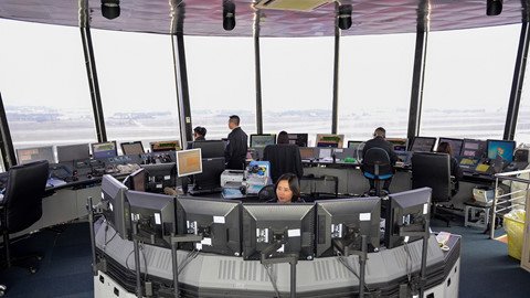 15 phút căng thẳng khi đón Air Force One của tổng thống Mỹ