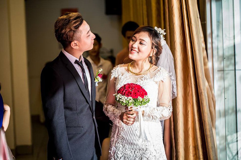 Hot boy, hot girl hôm nào, giờ Lệ Rơi làm công nhân, Bà Tưng bán mỹ phẩm