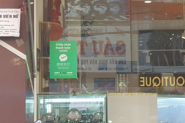 Cửa hàng vẫn công khai thanh toán qua Wechat Pay với khách Trung Quốc