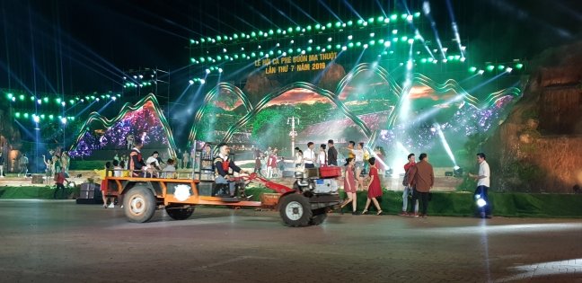 an-tuong-van-hoa-trong-le-khai-mac-festival-ca-phe-buon-me-thuot-2019