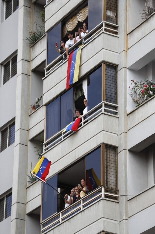 anh-bieu-tinh-quy-mo-lon-cua-phe-doi-lap-va-ung-ho-chinh-phu-o-venezuela