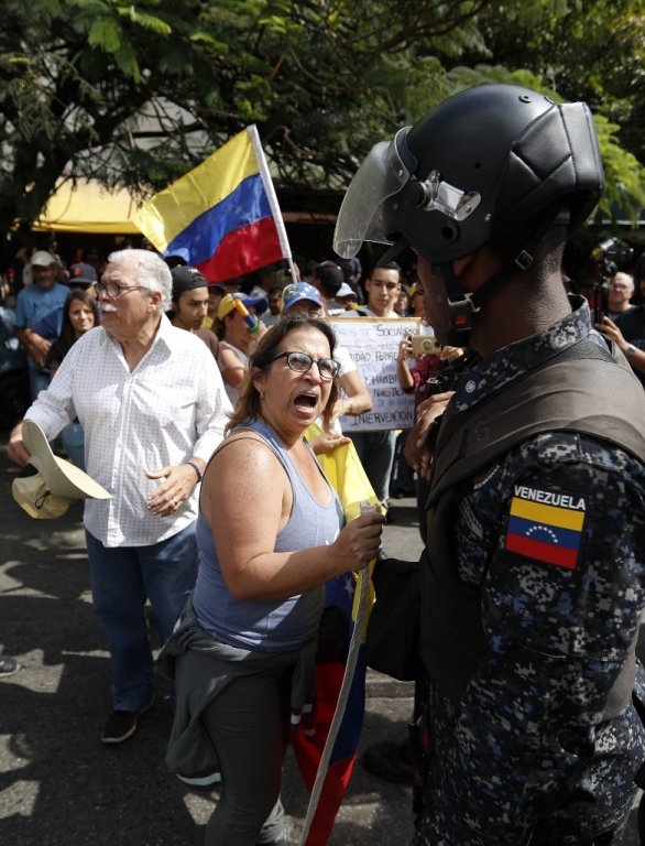 anh-bieu-tinh-quy-mo-lon-cua-phe-doi-lap-va-ung-ho-chinh-phu-o-venezuela