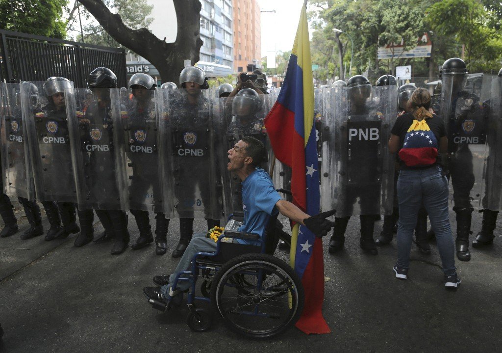 anh-bieu-tinh-quy-mo-lon-cua-phe-doi-lap-va-ung-ho-chinh-phu-o-venezuela