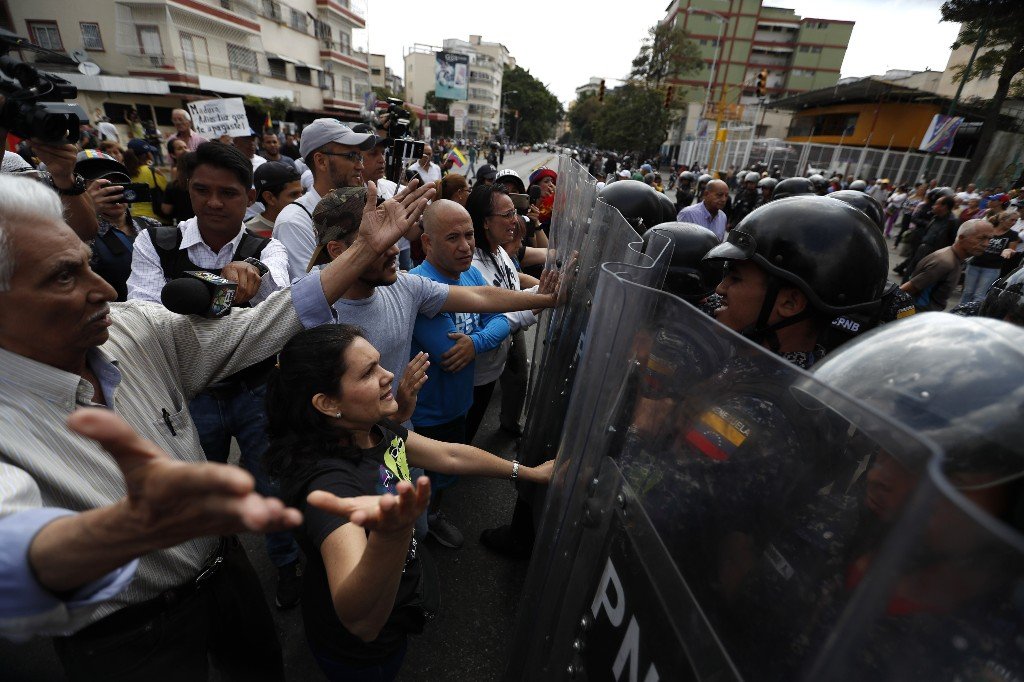 anh-bieu-tinh-quy-mo-lon-cua-phe-doi-lap-va-ung-ho-chinh-phu-o-venezuela