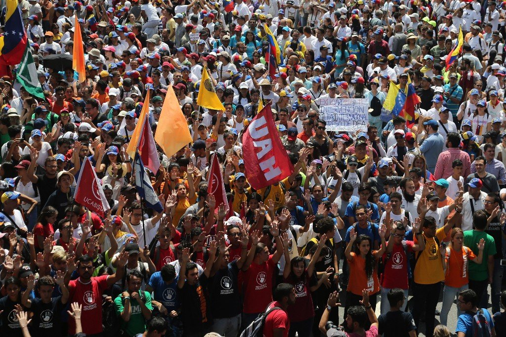 anh-bieu-tinh-quy-mo-lon-cua-phe-doi-lap-va-ung-ho-chinh-phu-o-venezuela