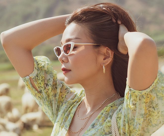 sao-viet-hom-nay-thu-thuy-ra-mat-ban-trai-moi