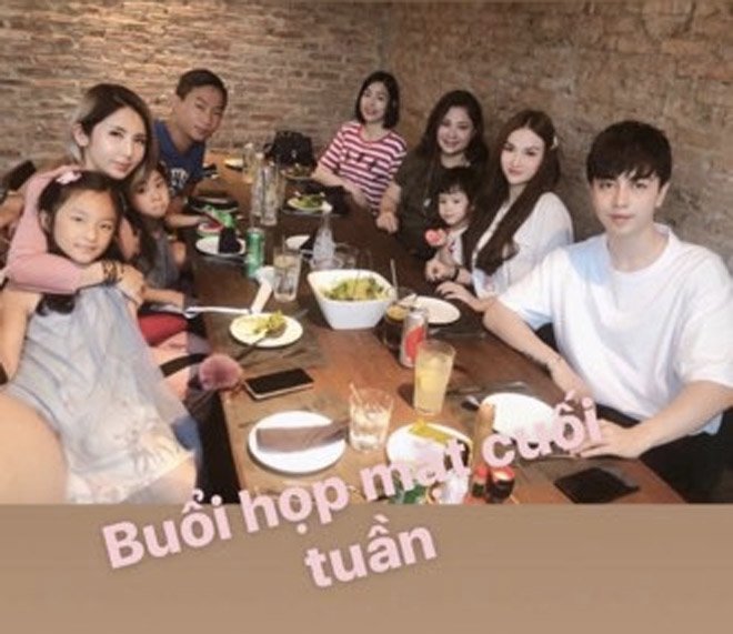 sao-viet-hom-nay-thu-thuy-ra-mat-ban-trai-moi