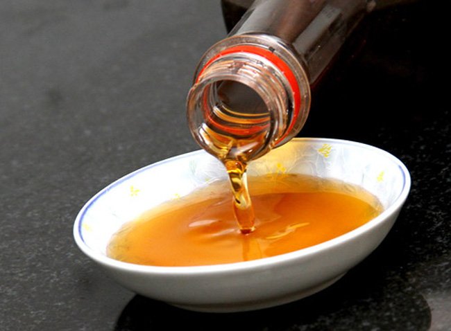 vi-sao-nuoc-mam-cong-nghiep-luon-re-hon-nuoc-mam-truyen-thong