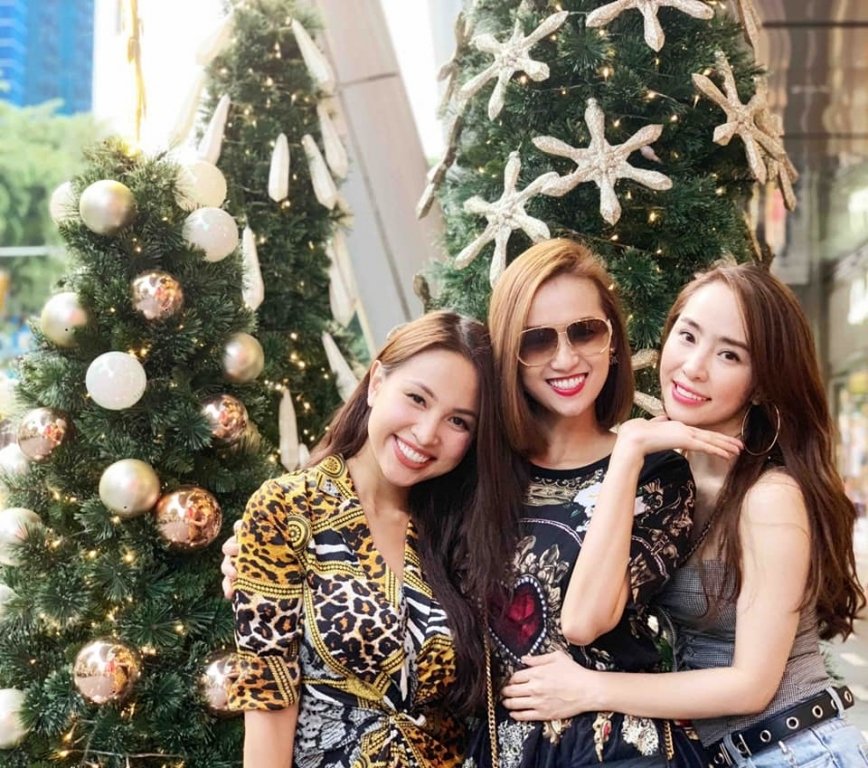 Nhóm bạn thân toàn 'trai xinh gái đẹp' của showbiz Việt