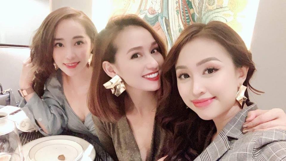 Nhóm bạn thân toàn 'trai xinh gái đẹp' của showbiz Việt