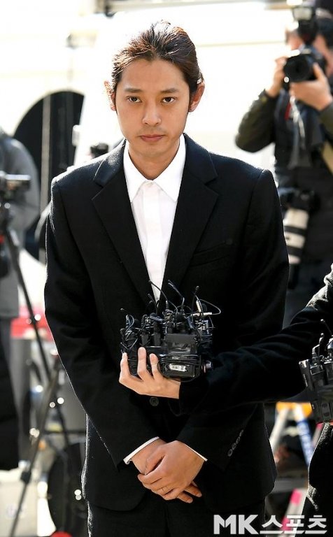jung-joon-young-bi-bua-vay-khi-toi-so-canh-sat-de-khai-ve-clip-nong