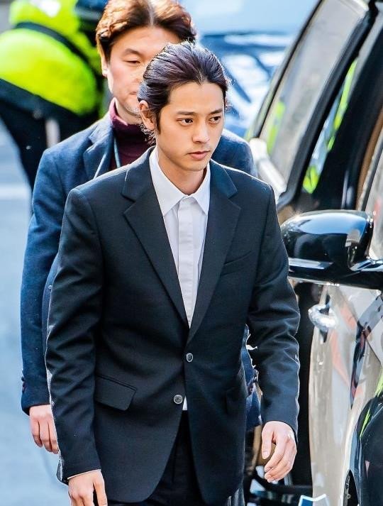 jung-joon-young-bi-bua-vay-khi-toi-so-canh-sat-de-khai-ve-clip-nong