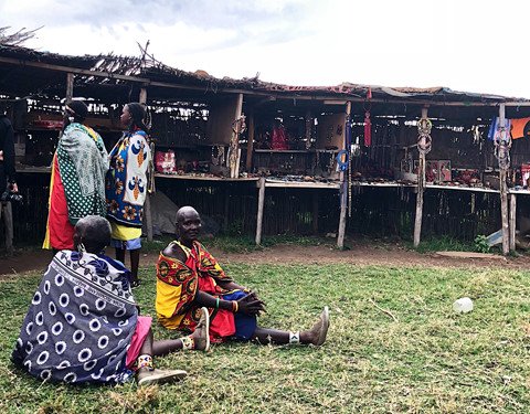 Cuộc sống bí ẩn của bộ tộc nghèo giữa miền hoang dã Kenya