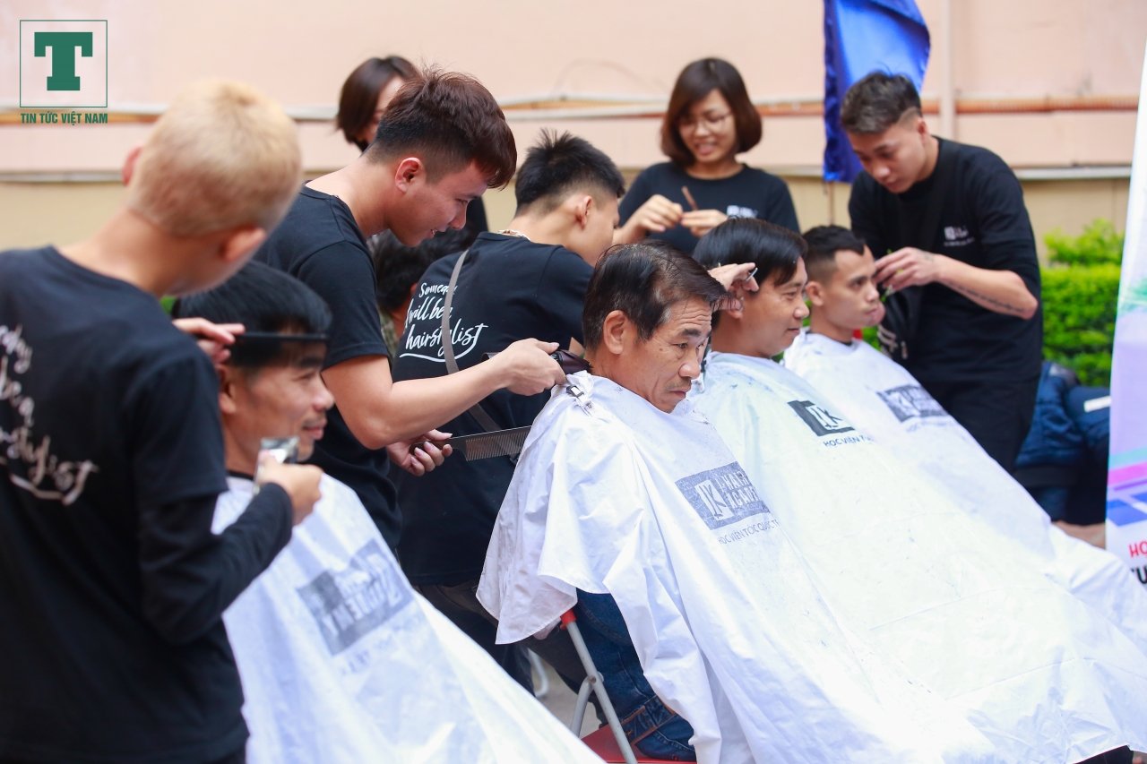 hoi-cho-0-dong-giup-do-nguoi-benh-gap-kho-khan