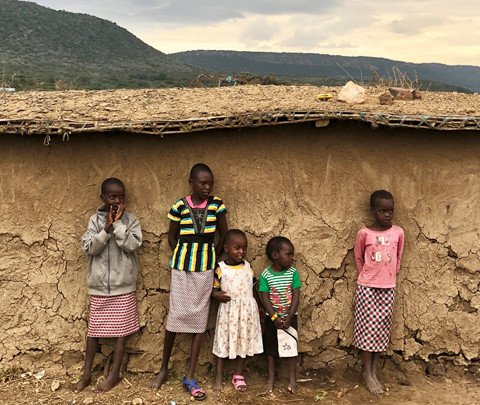 Cuộc sống bí ẩn của bộ tộc nghèo giữa miền hoang dã Kenya
