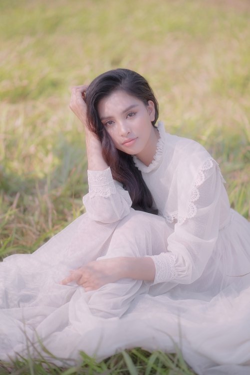 nhan-sac-ngot-ngao-cua-tieu-vy-sau-nua-nam-dang-quang-hoa-hau-viet-nam