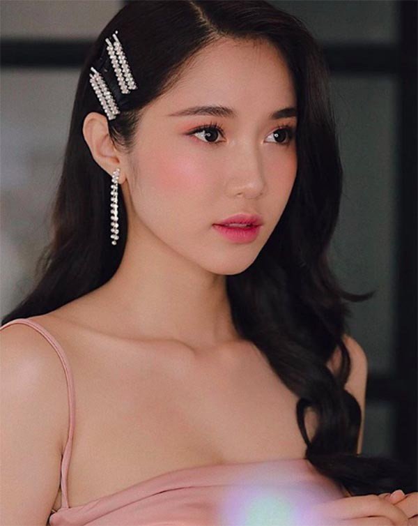 can-canh-than-hinh-nuot-na-cua-dan-em-ngoc-trinh